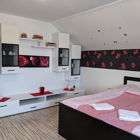 Pivnicka Pod Cachtickym Hradom Hotel Cachtice Bagian luar foto
