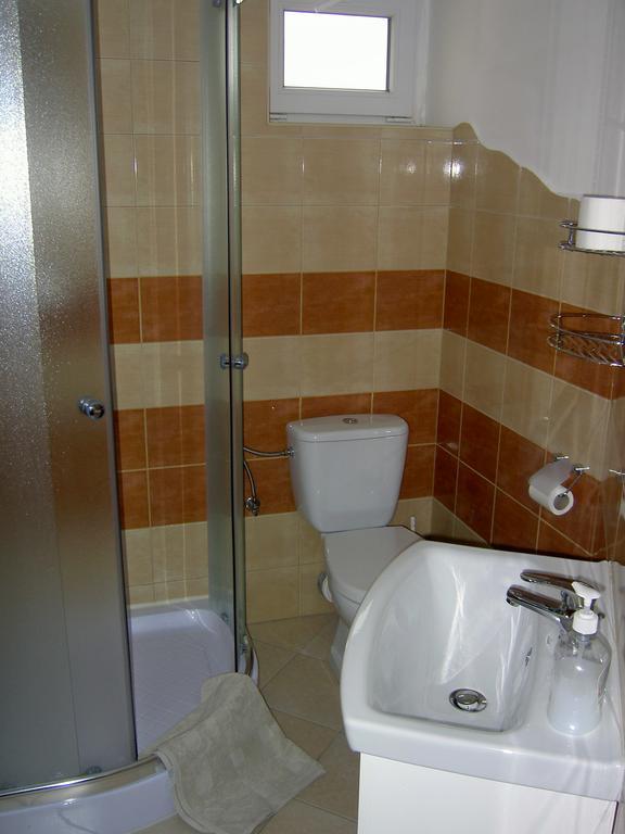 Pivnicka Pod Cachtickym Hradom Hotel Cachtice Bagian luar foto